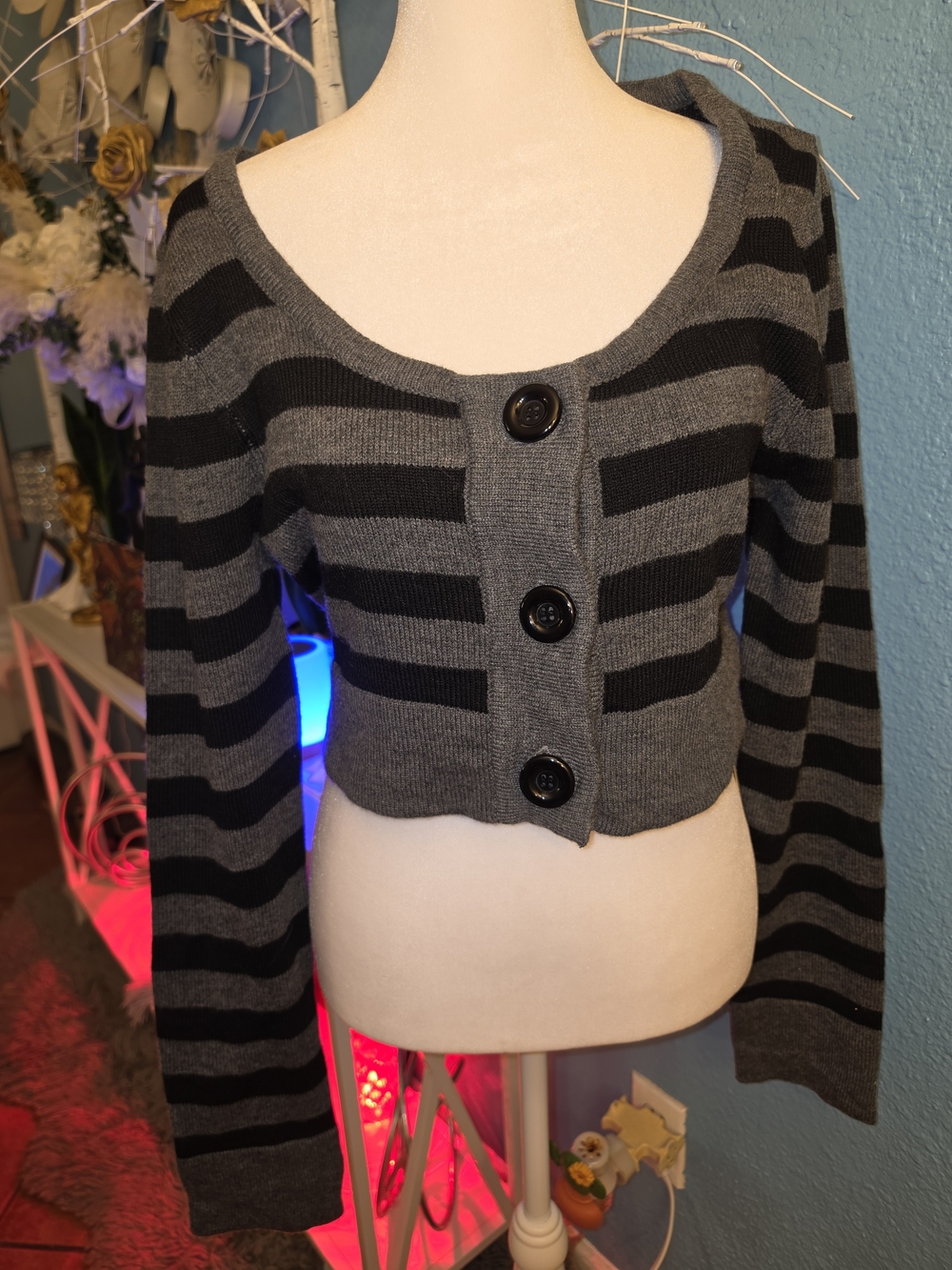 NWT ROMWE *Rare* Cropped Black and Gray Striped Button Cardigan Size XL
